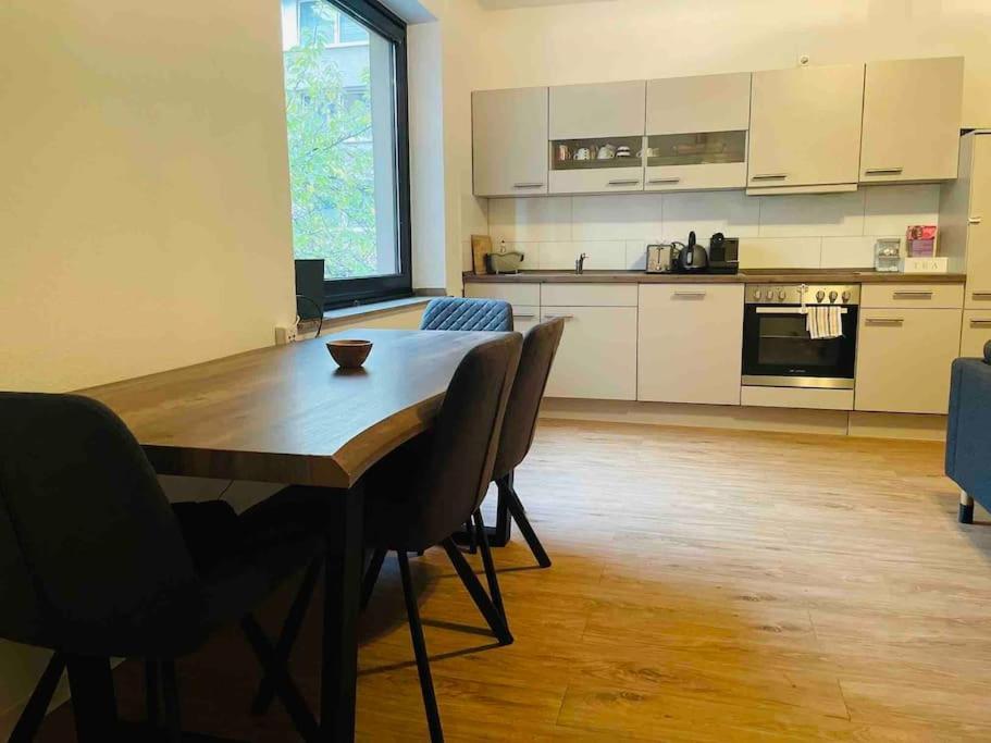 Zentrale Wohnung Direkt Am Hauptbahnhof - Bismarck Düsseldorf Eksteriør billede