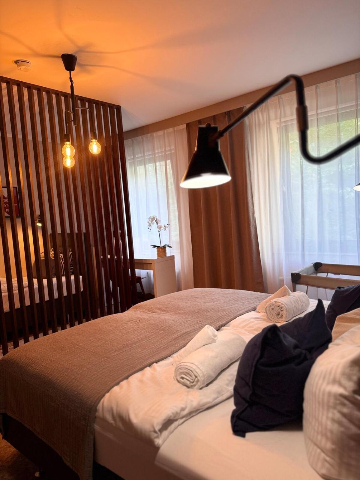 Zentrale Wohnung Direkt Am Hauptbahnhof - Bismarck Düsseldorf Eksteriør billede