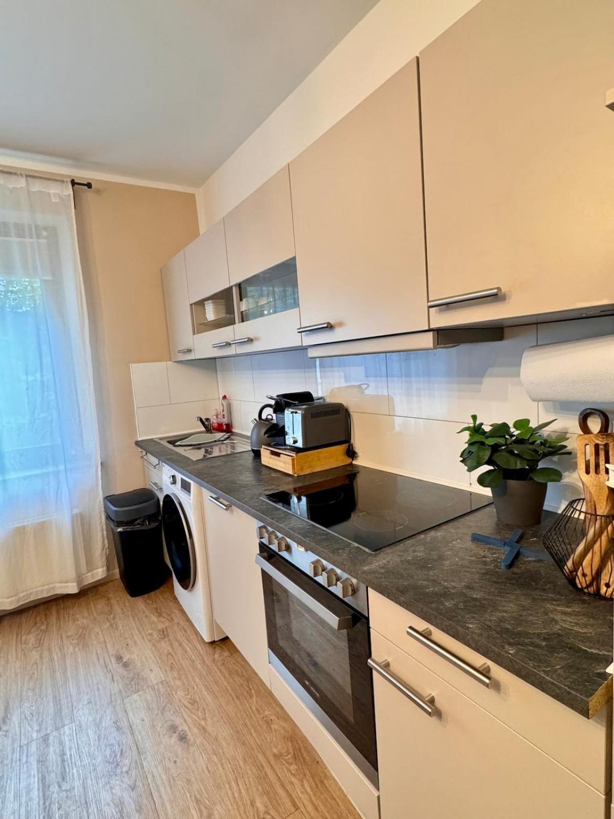 Zentrale Wohnung Direkt Am Hauptbahnhof - Bismarck Düsseldorf Eksteriør billede
